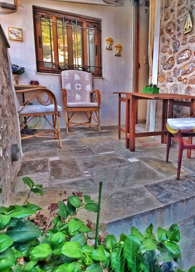 Mansion Alexandri Apartment Hydra  Exterior photo